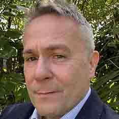 Headshot of Simon Lennard
