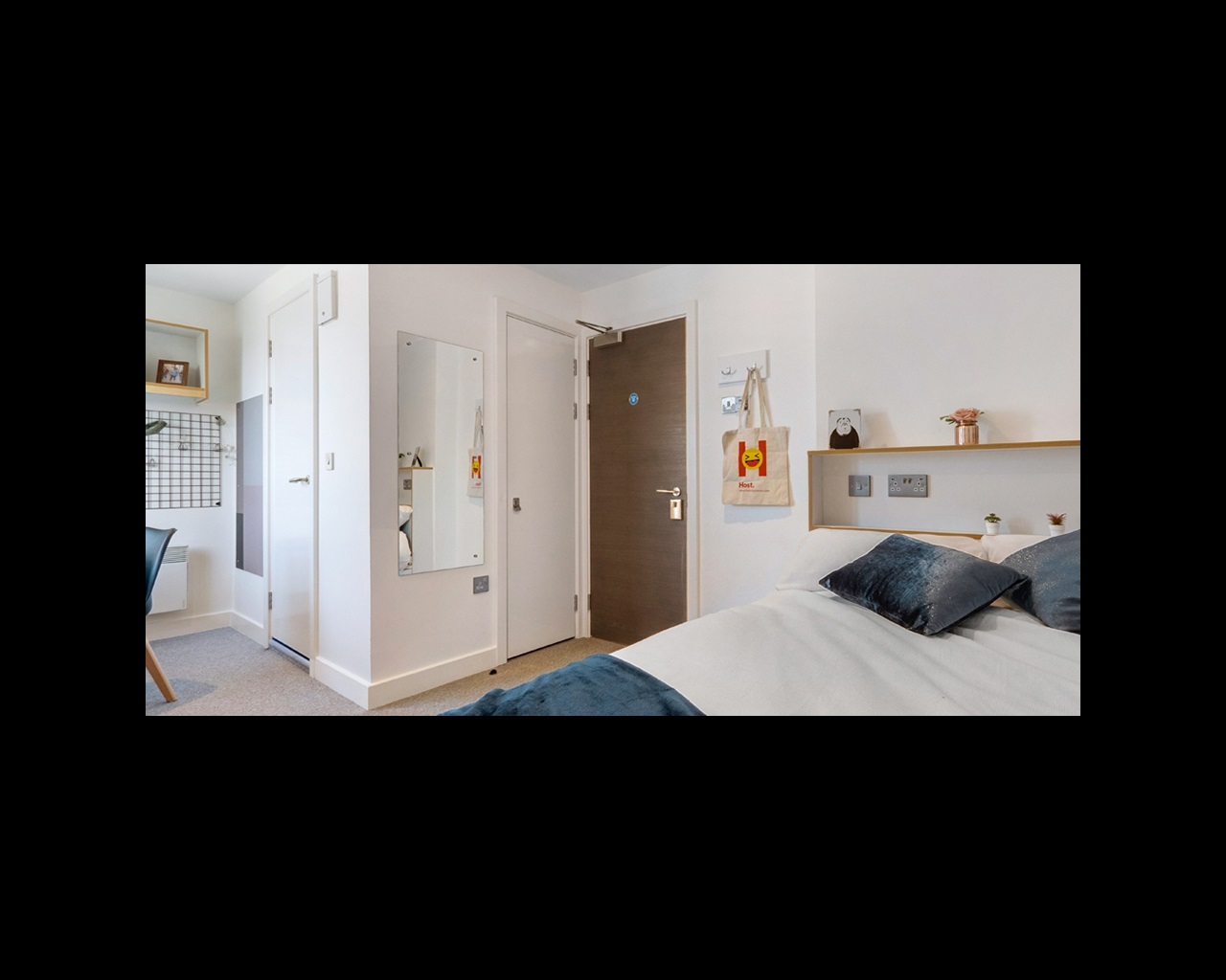 HOST Platinum studio accommodation ensuite